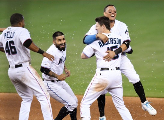 Sergio Romo se apunta su segundo triunfo de la campaña