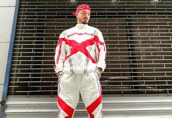 J Balvin estrenará el documental El niño de Medellín, el próximo 7 de mayo por la plataforma Amazon.