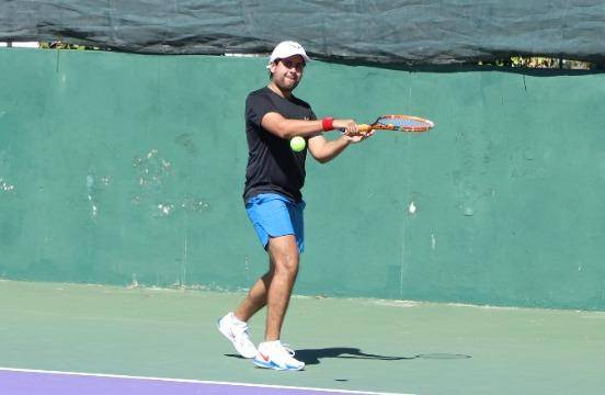 Jorge Lizárraga se corona en la categoría Singles ‘C’ Varonil.