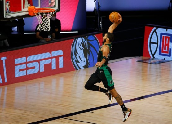 Jayson Kobe Tatum encestó 21 puntos. Foto: Twitter @NBALatam
