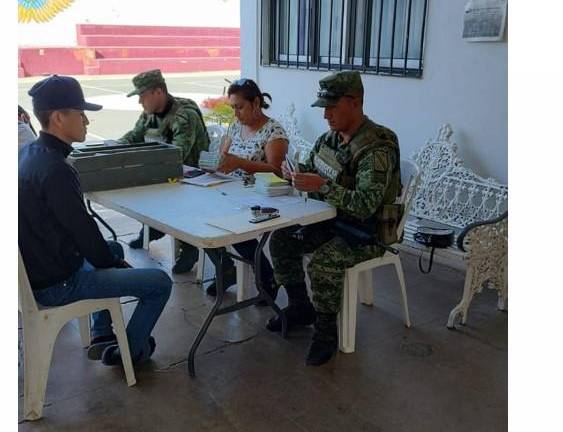 En la Presidencia Municipal un módulo donde se estará recibiendo la documentación necesaria para la liberación de las Cartillas de Identidad Militar.