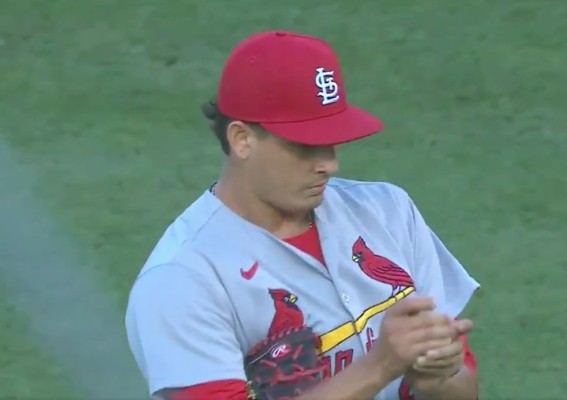 Giovanny Gallegos fue el ganador en el primer duelo de una doble cartelera entre Cardenales y Cubs.