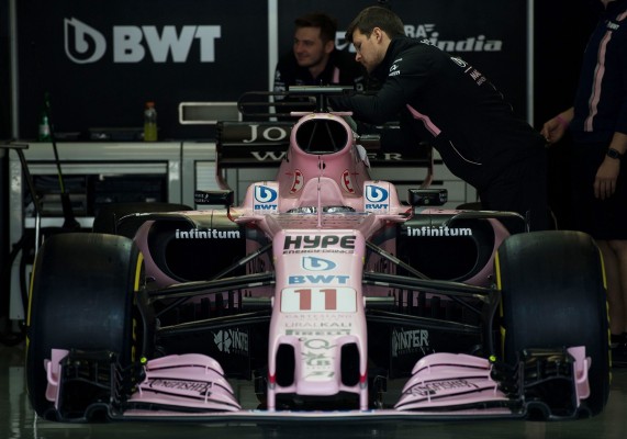 ‘Checo’ Pérez agradece a Hamilton elogios