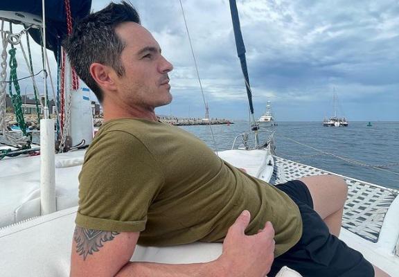 Mauricio Ochmann presume su nueva relación