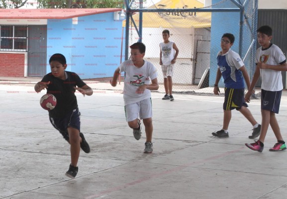 Lucen estrellas habilidades en el Torneo Mini Balonmano Interprimarias