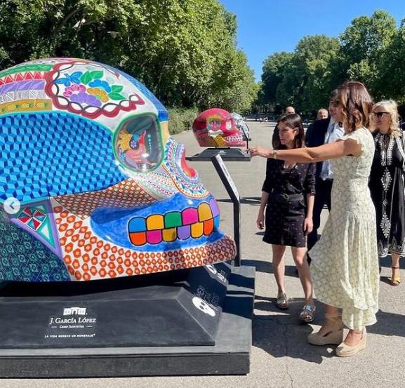 $!Inaugura Quirino y su esposa la exposición Mexicráneos en España
