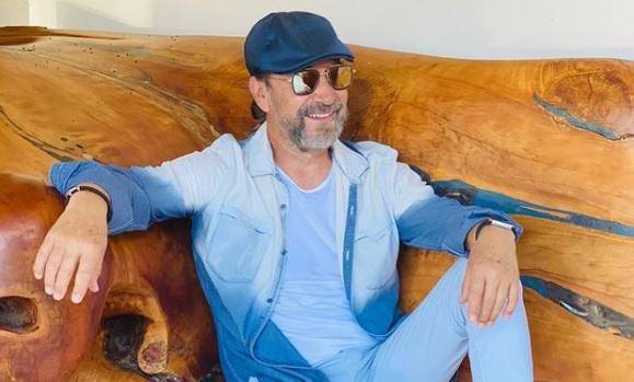 Marco Antonio Solís se siente halagado de escuchar el cover que Romeo Santos hizo del tema “Invéntame”.