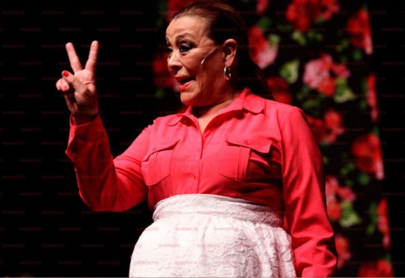 Sylvia Pasquel durante el monólogo.