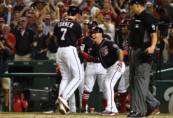 Nacionales avanzan a playoffs de las Grandes Ligas