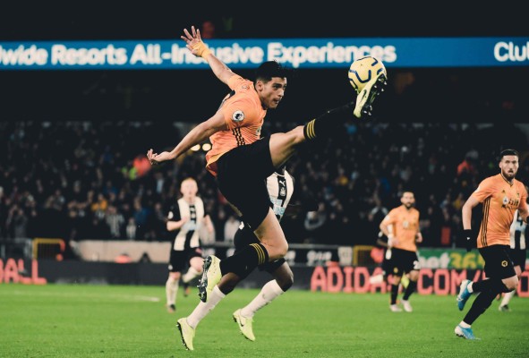Raúl Jiménez jugó todo el partido. (Foto: Twitter @Wolves)