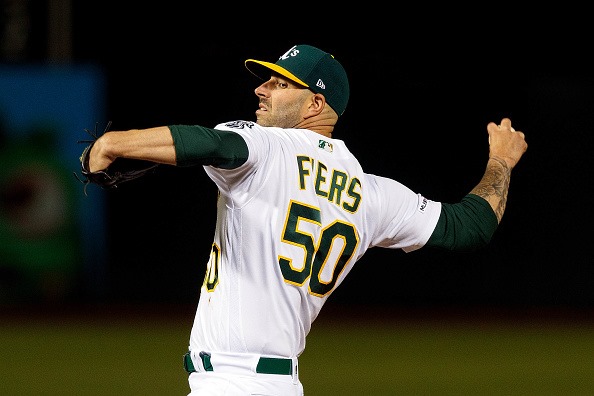 Mike Fiers renueva por un año con los Atléticos de Oakland