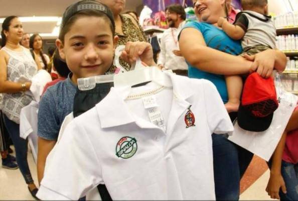 Los uniformes ya no tendrán logotipos distintivos de la administración que esté en curso.