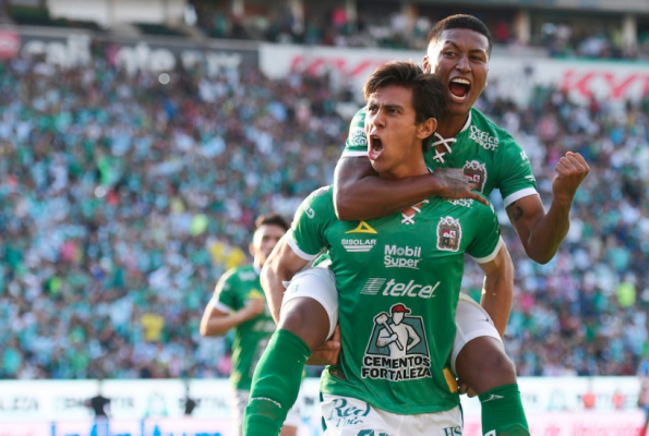 Con doblete de Macías, León devora a Chivas