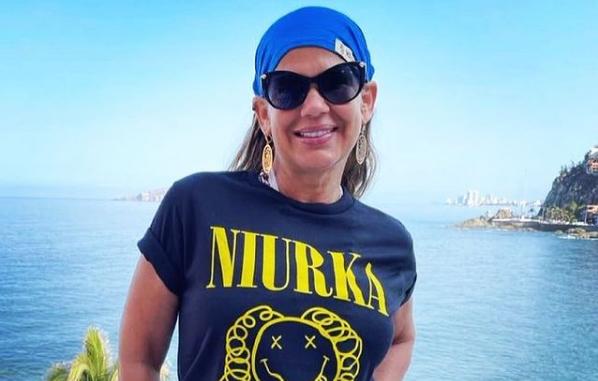 Niurka protesta en el consulado cubano
