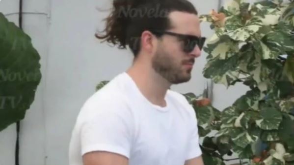 Pablo Lyle es captado caminando por calles de Miami.