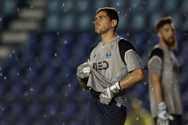 Iker Casillas se retira del futbol.