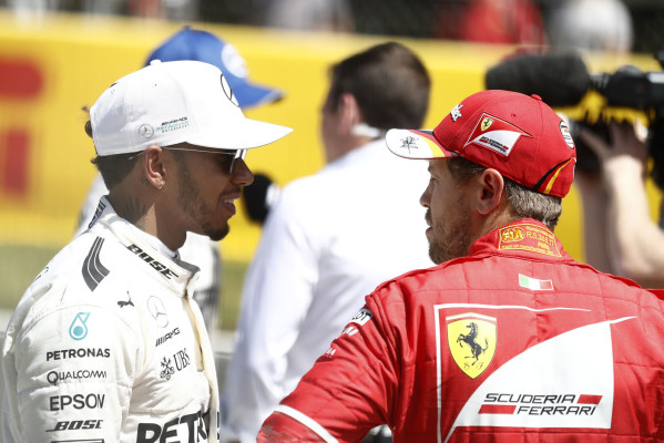 Hamilton toma la pole en España