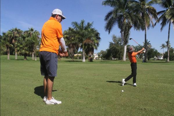 ¿Niños jugando golf en Mazatlán? Sí, pero con estrictos protocolos sanitarios. Conócelos