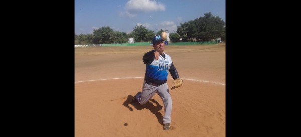 Los Originales 100 Botes de Urías empataron 5-5 ante Familia Zamora.