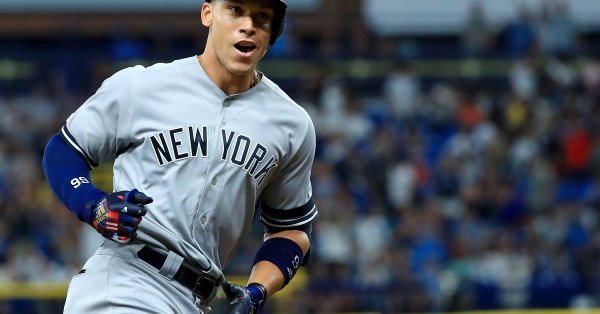 Aaron Judge conecta dos jonrones.