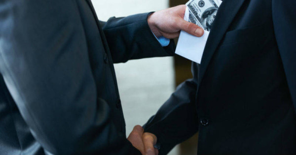 Preocupa a 56% de los empresarios en el País alza de fraudes y corrupción