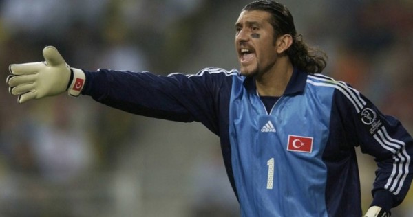EL arquero fue contratado por el Barcelona luego de su gran actuación en la Copa del Mundo de Corea-Japón 2002.