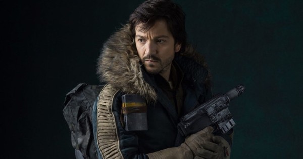 Diego Luna aparece en la D23 Expo para presentar la serie de Cassian Andor, de la plataforma Disney+