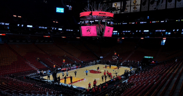 Jugadores de la NBA pueden regresar a centros de entrenamiento si gobiernos locales permiten reapertura