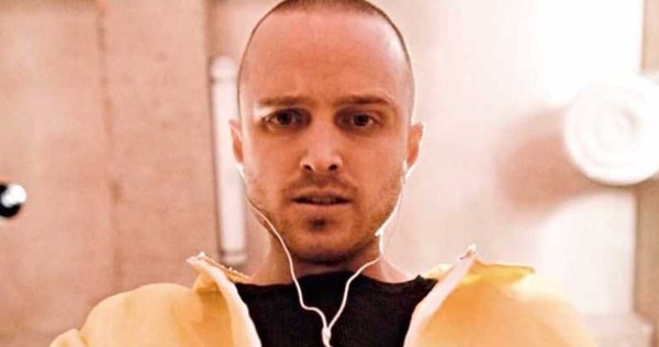 Jesse se muestra sentado a punto de confesar frente a una cámara dirigida por Hank Schrader, agente de DEA y cuñada de White, que llevó todo el proceso delictivo.
