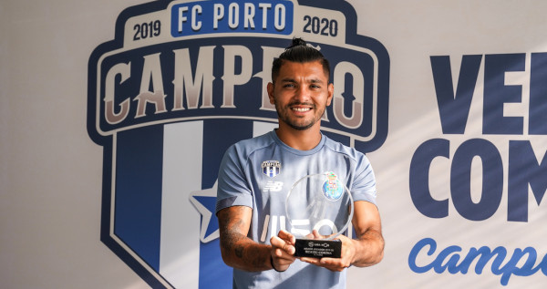 Tecatito se corona en el futbol portugués. Foto: Twitter vía @FCPorto