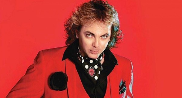 Cristian Castro rinde tributo a Juan Gabriel en su nuevo disco.