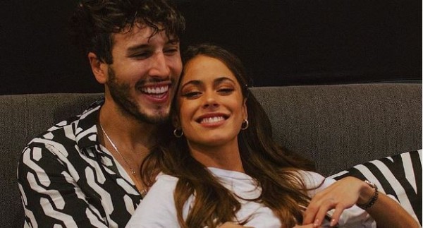 Sebastián Yatra y Tini Stoessel no dudan en hacer público el amor que existe entre ellos.