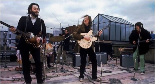 El cuarteto de Liverpool en la azotea del estudio de grabación de Apple Corps.