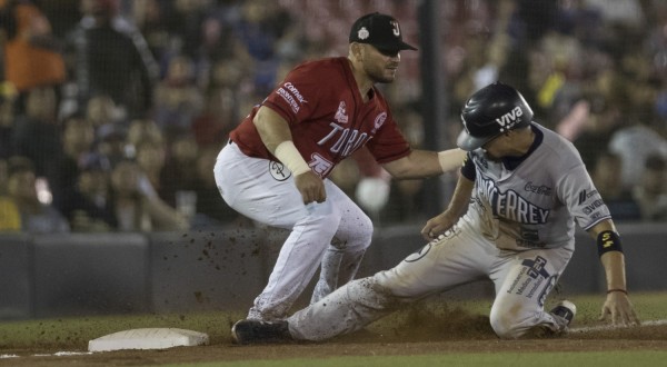 Sultanes de Monterrey gana en 10 entradas y empata la Zona Norte