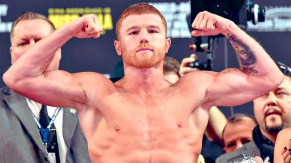 El Canelo compartió el tierno momento en un video en redes sociales.