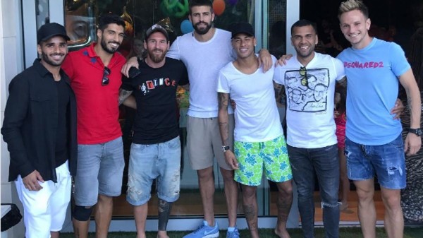 Piqué disculpa las fotos con Neymar: 'Lo estábamos pasando bien'