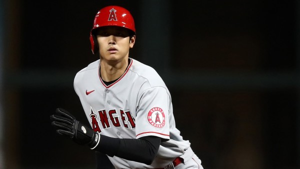 Shohei Ohtani firmó por las siguientes dos temporadas para Anaheim.