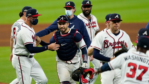 Bravos blanquea a Marlins y se pone arriba 2-0 en la serie divisional de la LN