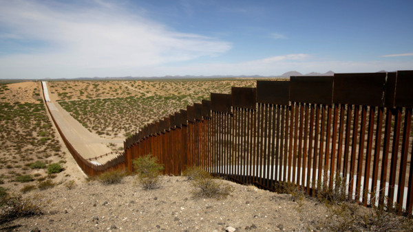 Trump desvía otros 3,800 millones de dólares del Pentágono para construir muro fronterizo