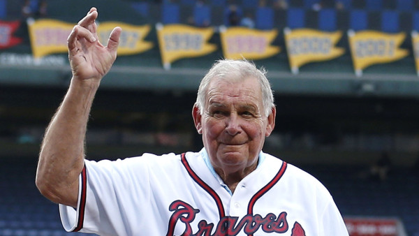 Bobby Cox mejora tras sufrir embolia, según fuente