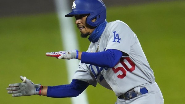 Mookie Betts es el primer jugador del equipo en tener la camiseta más vendida en las Mayores.