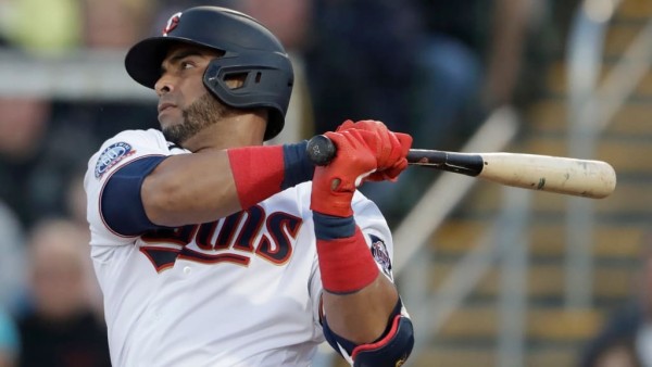 Nelson Cruz seguirá dando sus batazos para la causa de los Mellizos de Minnesota.