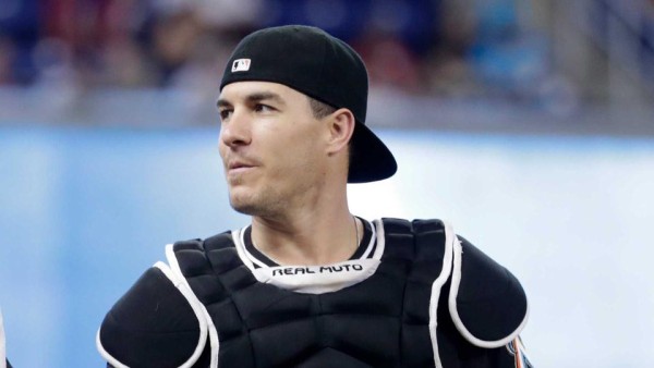 Astros, reacios a llegar al precio a Marlins por J.T. Realmuto