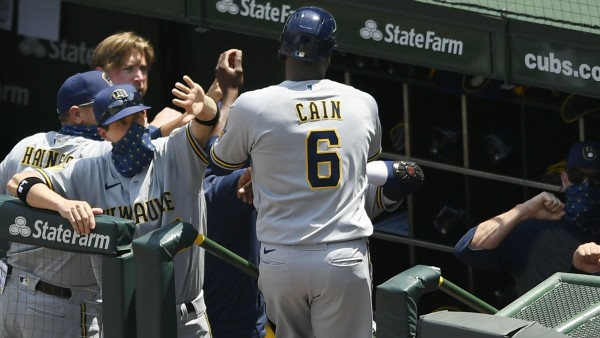 Cerveceros de Milwaukee vence 8-3 a los Cachorros de Chicago.