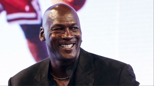 Michael Jordan, entre los hombres más ricos del mundo, de acuerdo a Forbes