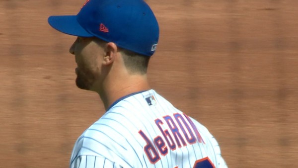 Jacob deGrom poncha a 12 enemigos