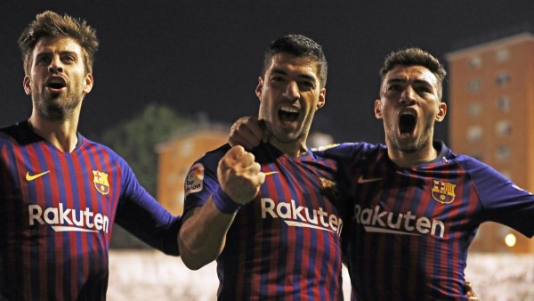 Luis Suárez marca el gol del triunfo culé. (Foto: @FCBarcelona)