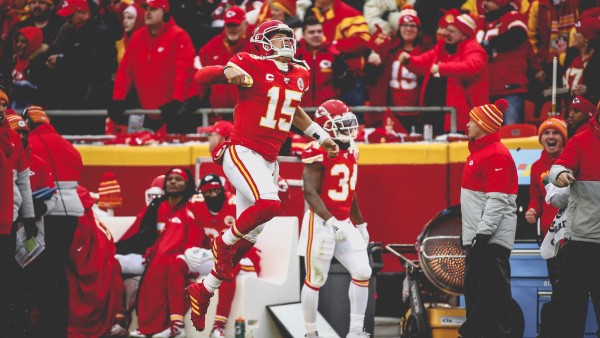 Kansas City Chiefs avanza al juego de campeonato de la Conferencia Americana.