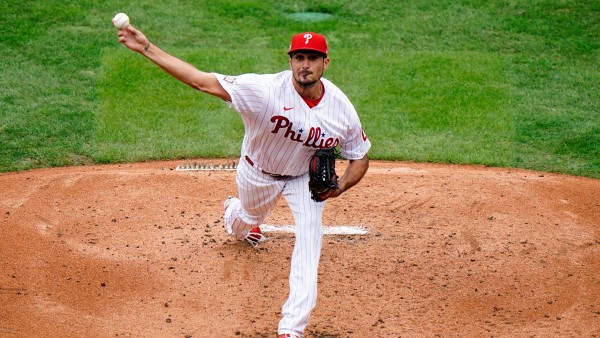 Zach Eflin tuvo una sólida labor.
