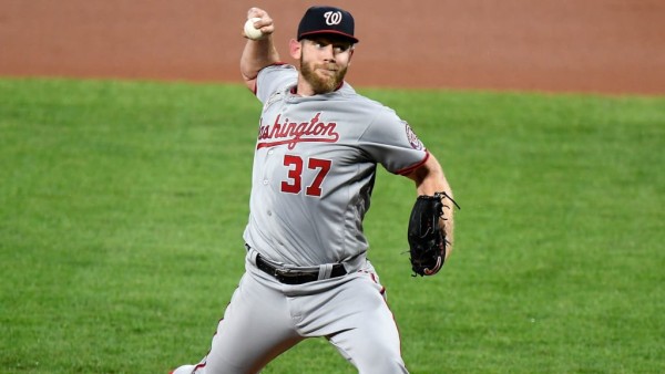 Stephen Strasburg no descarta una cirugía.